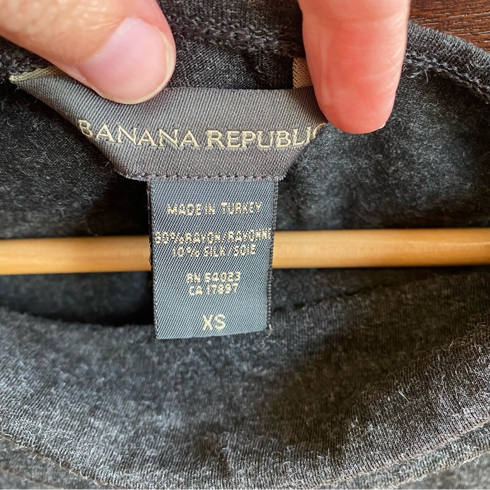 Banana Republic Sleeveless Top XS - Picture 3 of 4